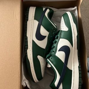 BRAND NEW Gorge green Nike dunks